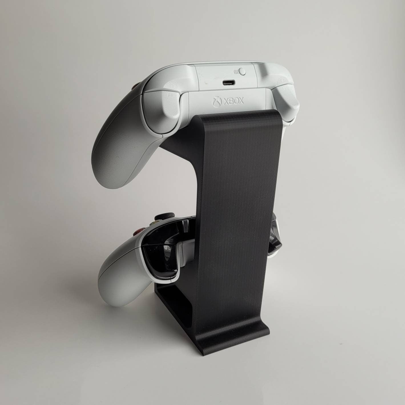Dual Xbox Controller Stand - Compact Storage for Xbox One & Series X/S Controllers