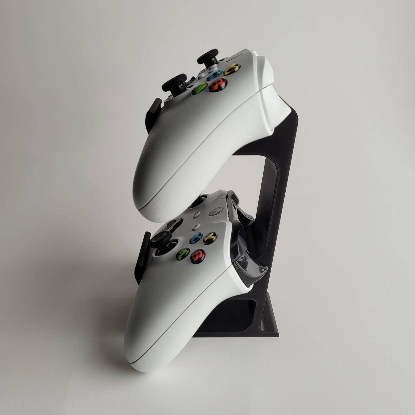 Dual Xbox Controller Stand - Compact Storage for Xbox One & Series X/S Controllers